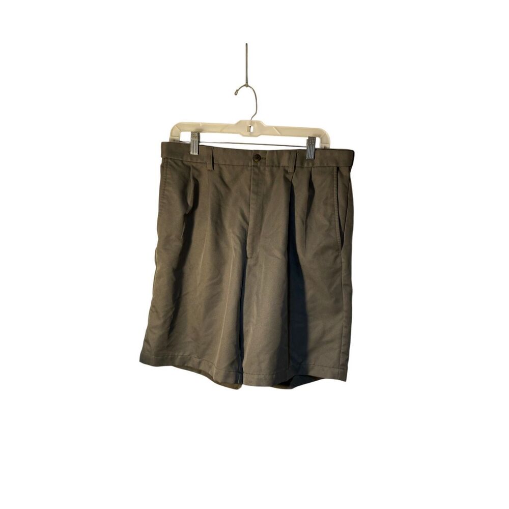 Haggar men’s green, hidden, elastic waist, black front chino shorts, 34